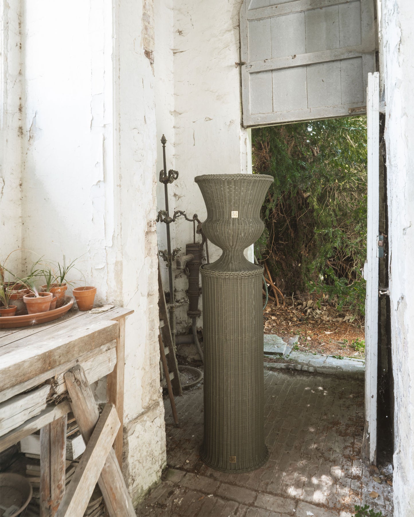 MEDICI Vase on Pedestal, Olive Green