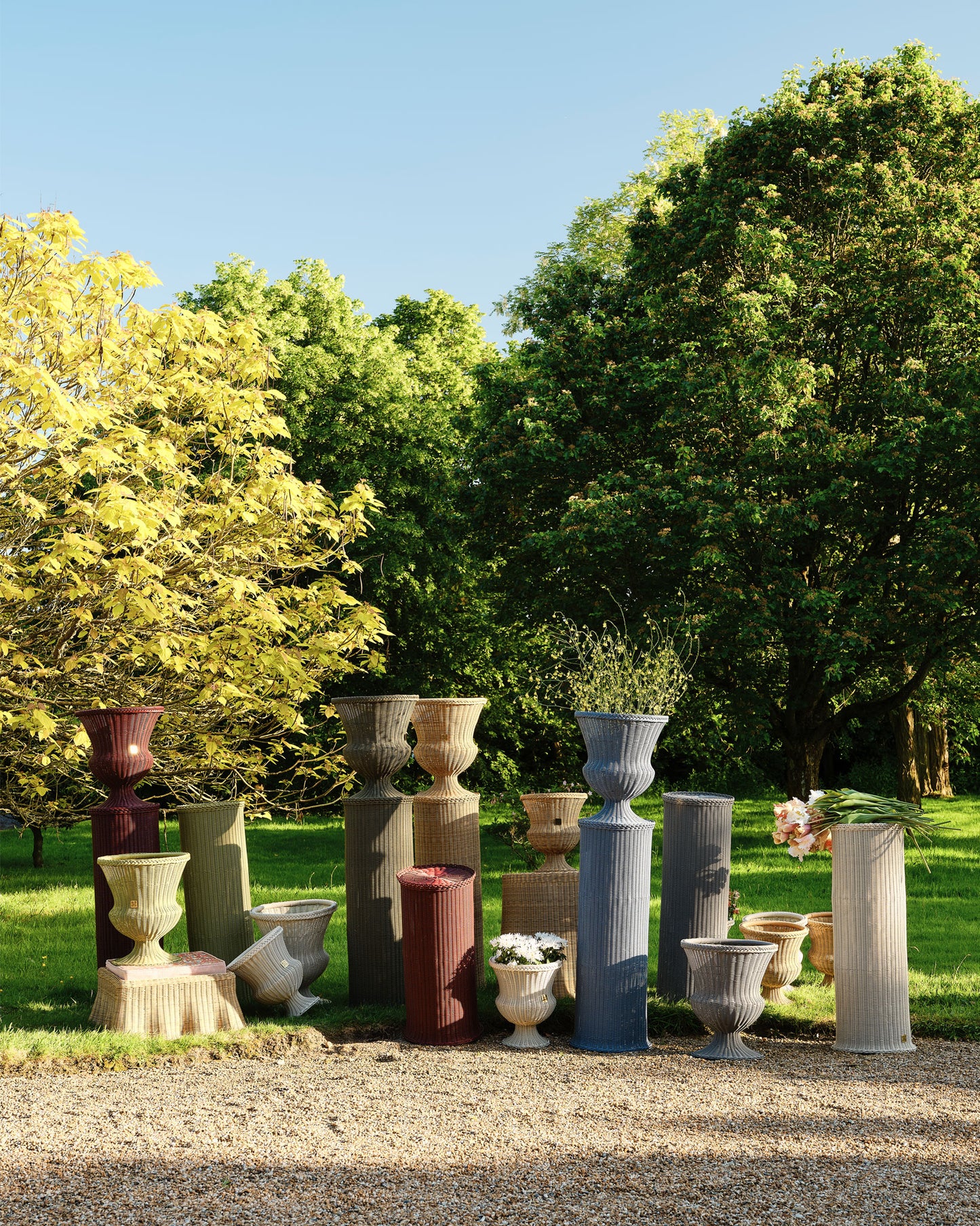 MEDICI Vase on Pedestal, Phyto Green