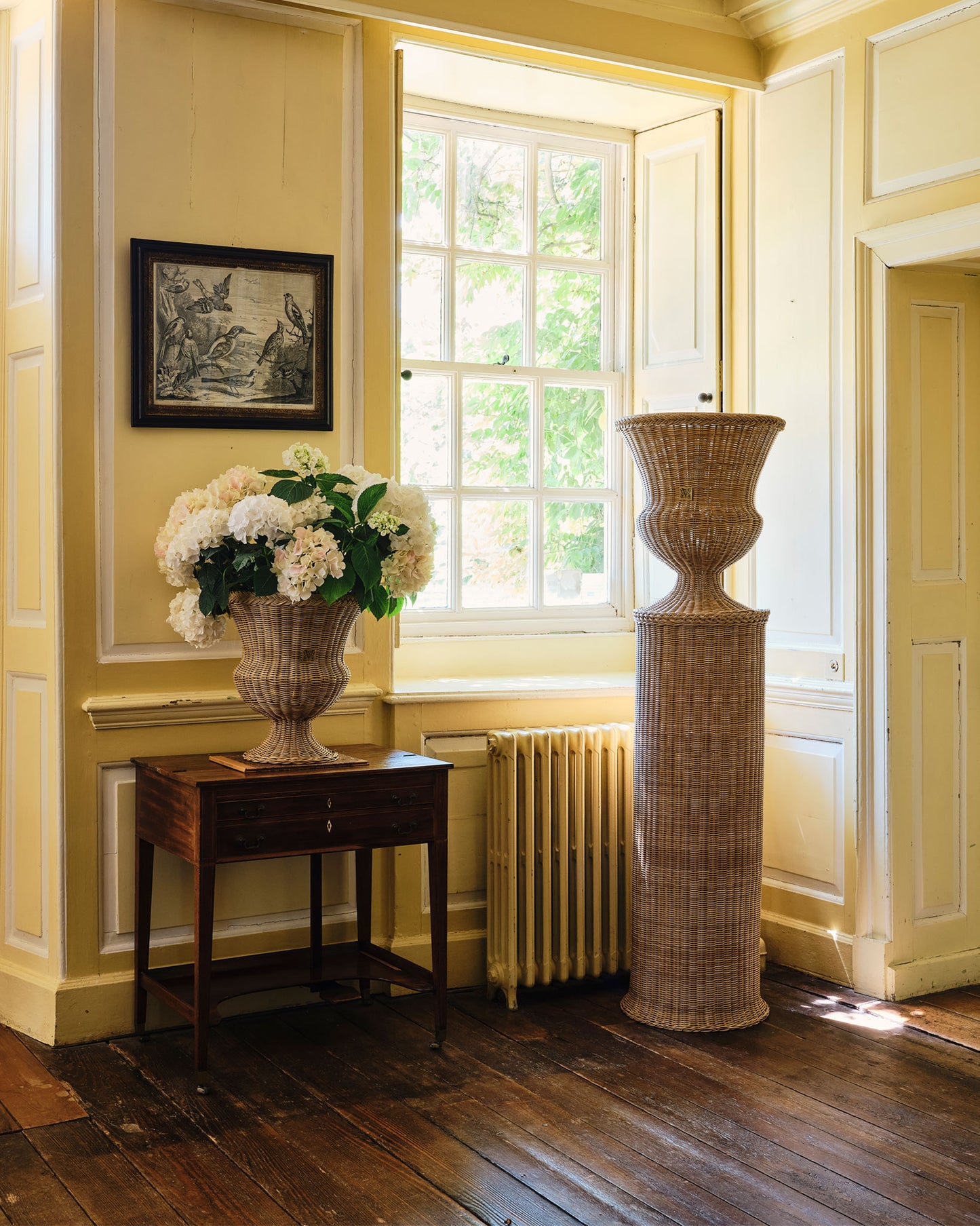 MEDICI Vase on Pedestal, Natural