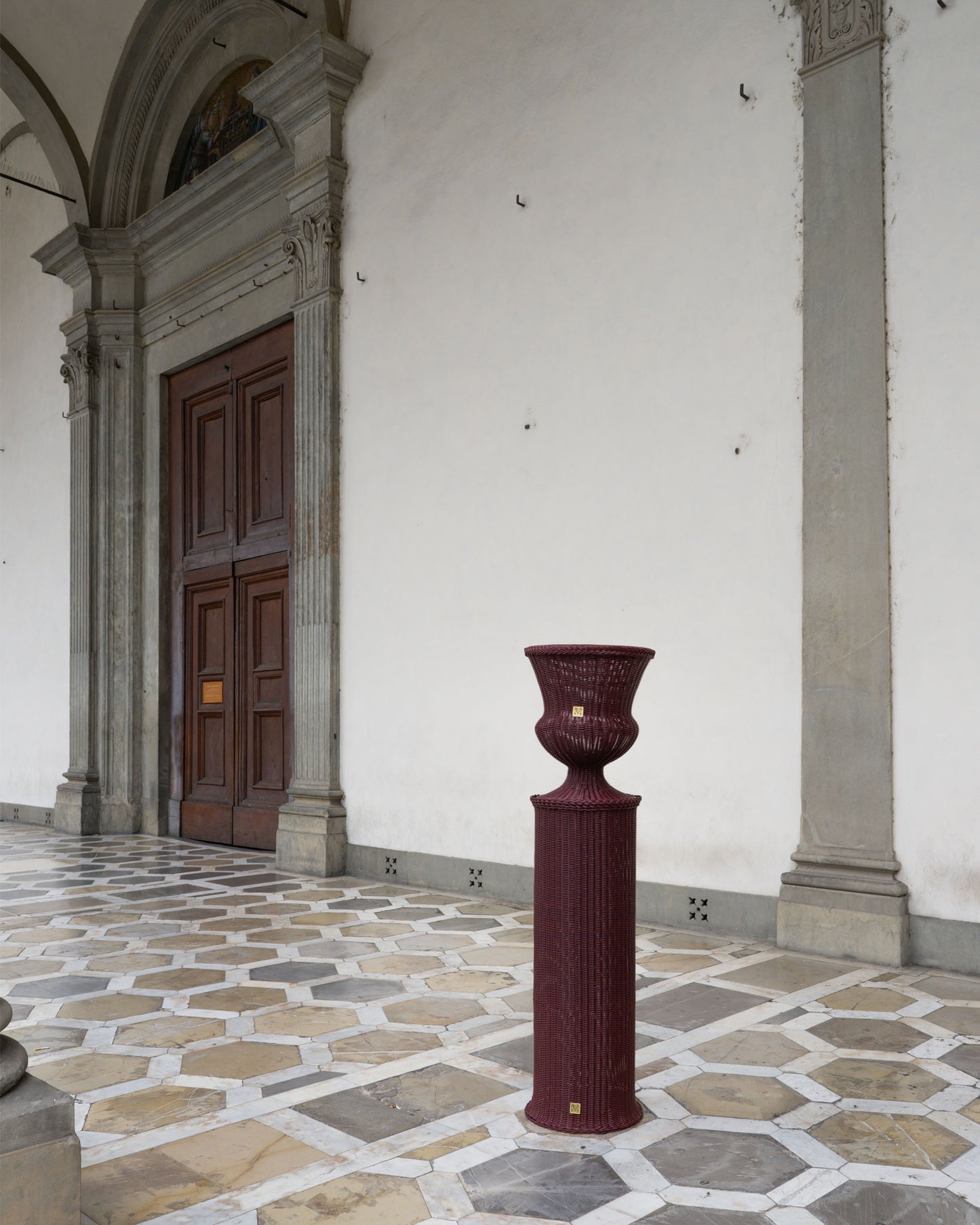 MEDICI Vase on Pedestal, Burgundy