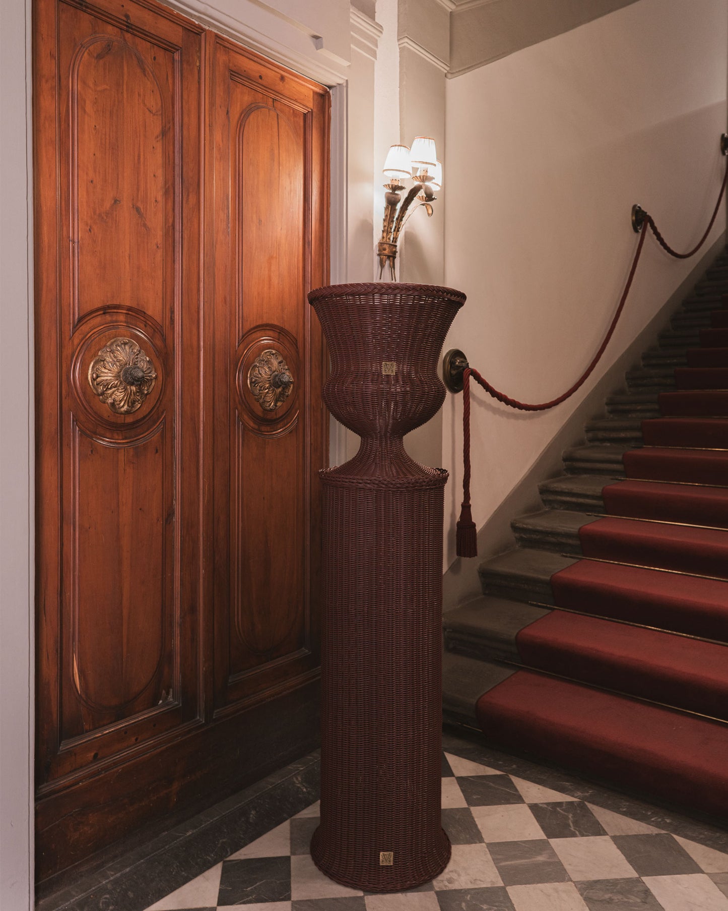 MEDICI Vase on Pedestal, Burgundy